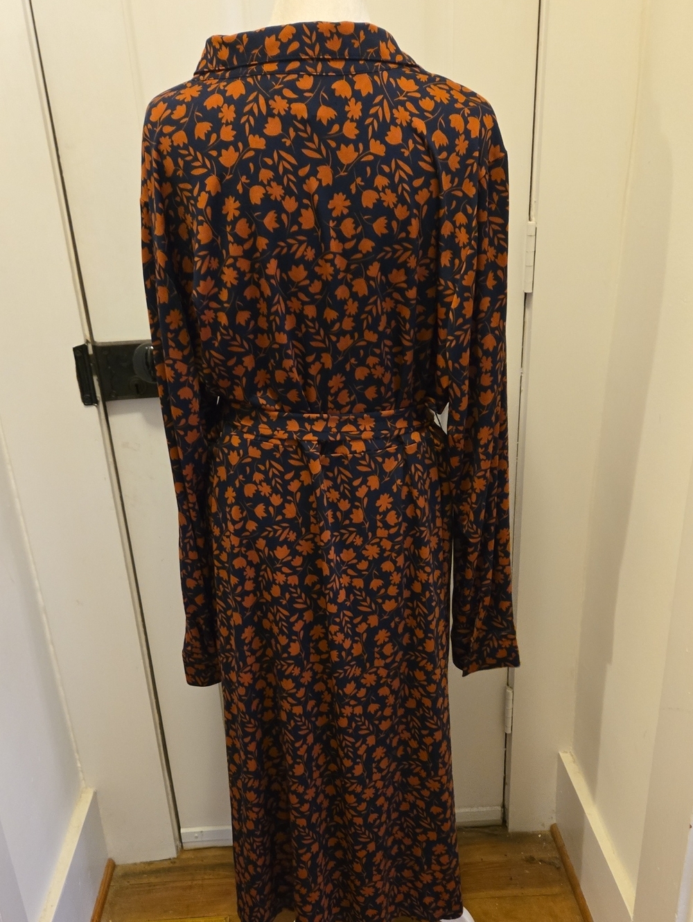 Eloquii Navy and Rust Floral Tie-Waist Maxi Shirt Dress Size 20 - Picture 4 of 9